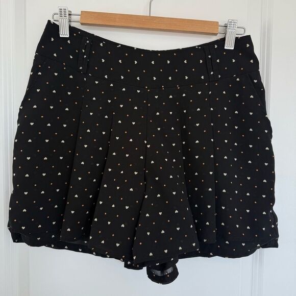 VERO MODA |  Black and White Pleated Mini Skater Skirt - Picture 1 of 11